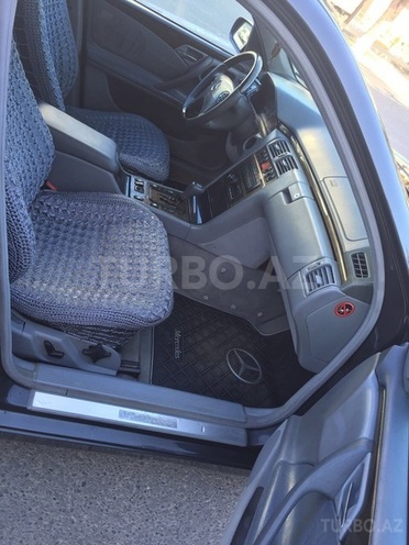 Mercedes E 220 2000, 220,041 km - 2.2 л - Sumqayıt