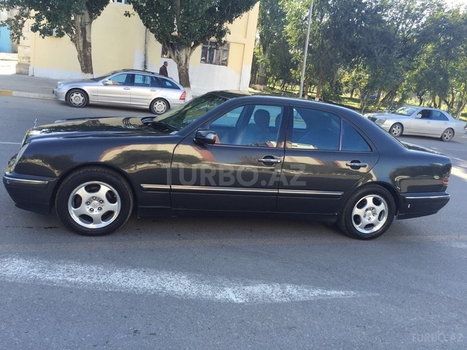 Mercedes E 220 2000, 220,041 km - 2.2 л - Sumqayıt