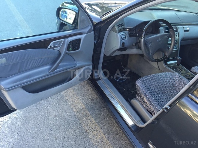 Mercedes E 220 2000, 220,041 km - 2.2 л - Sumqayıt