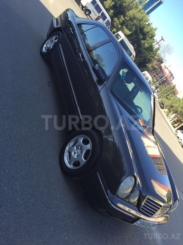 Mercedes E 220 2000, 220,041 km - 2.2 л - Sumqayıt