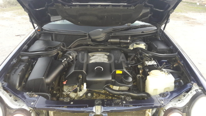 Mercedes E 240 1999, 290,000 km - 2.4 l - Bakı