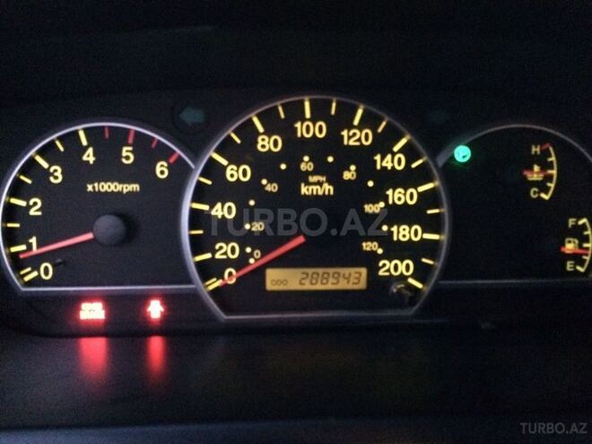 Kia Carens 2002, 210,000 km - 2.0 l - Sumqayıt