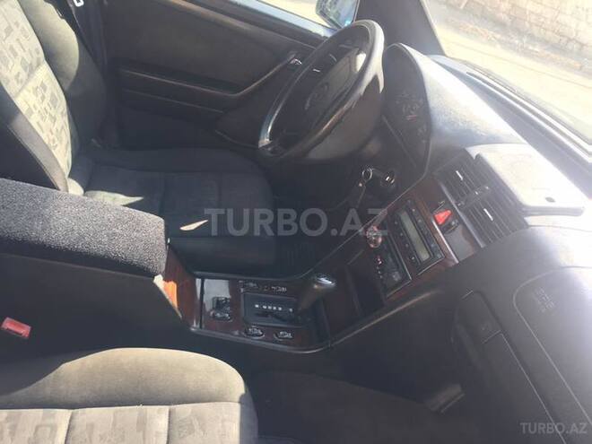 Mercedes C 200 1996, 299,000 km - 2.0 л - Bakı