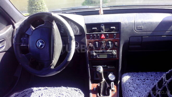 Mercedes C 200 1999, 190,000 km - 0.2 л - Qusar