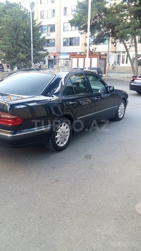 Mercedes E 220 1999, 254,684 km - 2.2 l - Bakı
