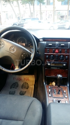 Mercedes E 220 1999, 254,684 km - 2.2 l - Bakı