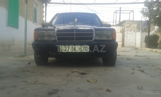 Mercedes 190 1990, 38,000 km - 2.0 л - Şirvan