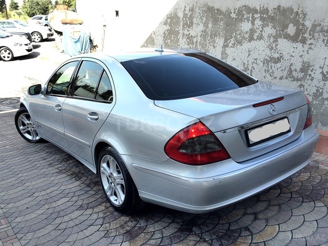 Mercedes E 220 2008, 198,400 km - 2.2 l - Bakı