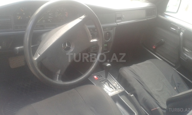 Mercedes 190 1990, 38,000 km - 2.0 л - Şirvan