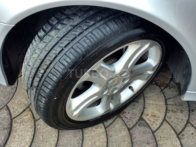 Mercedes E 220 2008, 198,400 km - 2.2 l - Bakı
