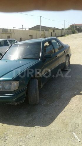 Mercedes E 250 1995, 420,000 km - 2.5 л - Bakı