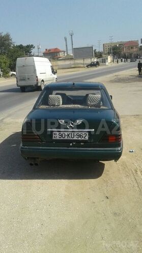 Mercedes E 250 1995, 420,000 km - 2.5 л - Bakı