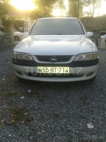 Opel Vectra 1995, 233,000 km - 2.0 l - Şəki