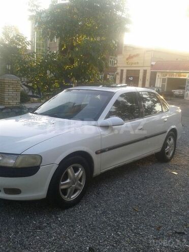 Opel Vectra 1995, 233,000 km - 2.0 l - Şəki