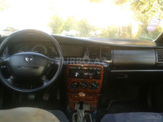 Opel Vectra 1995, 233,000 km - 2.0 l - Şəki