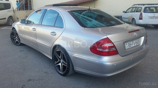 Mercedes E 240 2002, 203,000 km - 2.4 l - Xırdalan
