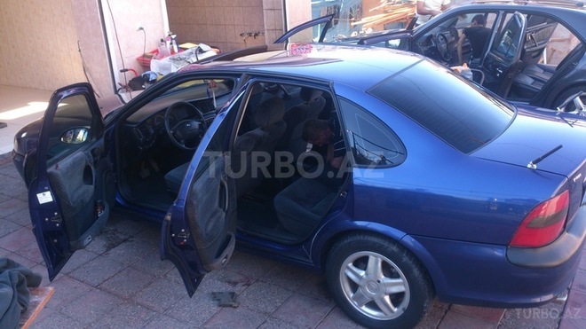 Opel Vectra 1997, 270,000 km - 2.0 l - Bakı
