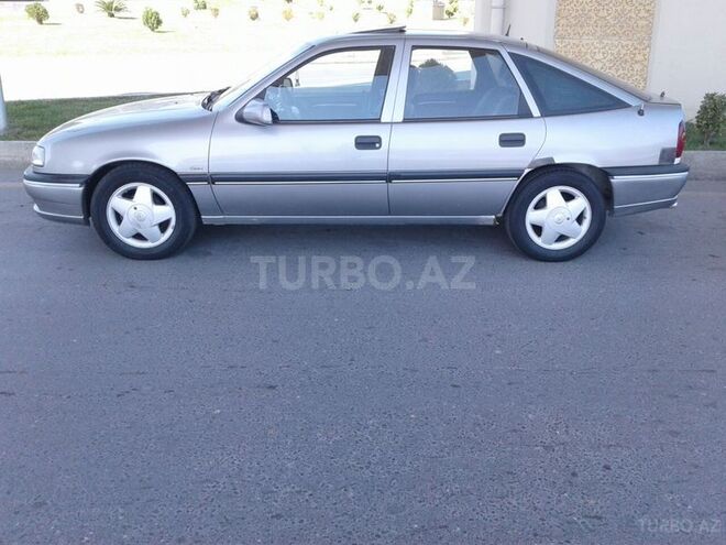 Opel Vectra 1995, 290,000 km - 1.6 л - Bakı