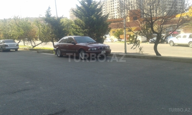 BMW 528 1998, 230,000 km - 2.8 l - Bakı