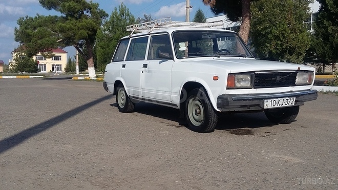 LADA (VAZ) 2104 2001, 230,000 km - 1.6 l - Salyan