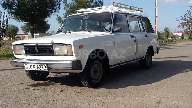 LADA (VAZ) 2104 2001, 230,000 km - 1.6 l - Salyan