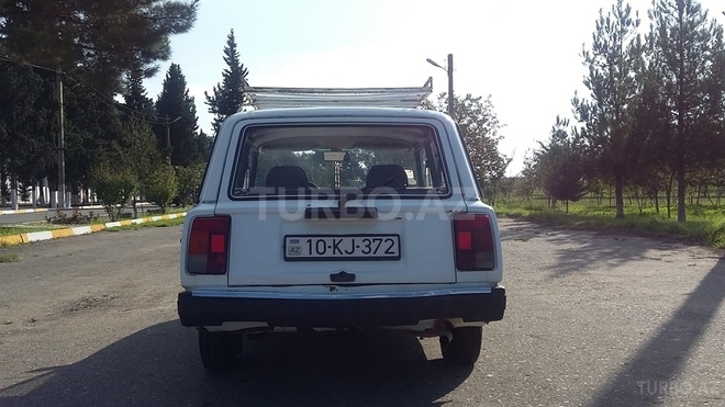 LADA (VAZ) 2104 2001, 230,000 km - 1.6 l - Salyan