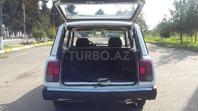 LADA (VAZ) 2104 2001, 230,000 km - 1.6 l - Salyan