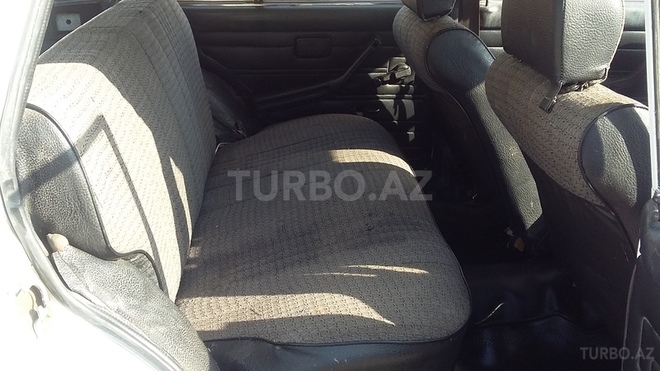 LADA (VAZ) 2104 2001, 230,000 km - 1.6 l - Salyan