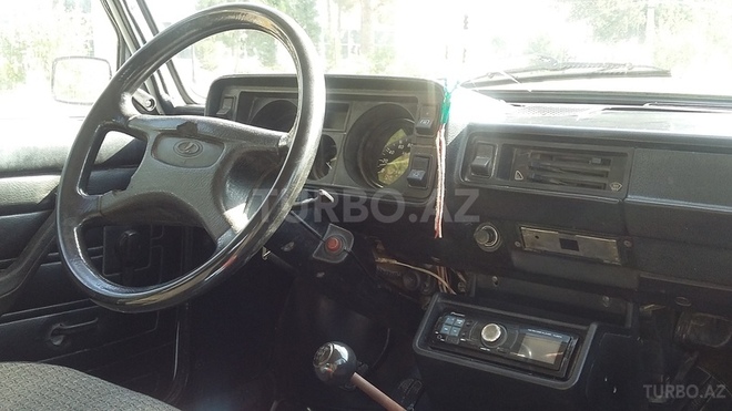 LADA (VAZ) 2104 2001, 230,000 km - 1.6 l - Salyan