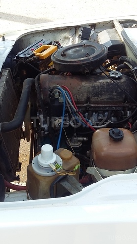 LADA (VAZ) 2104 2001, 230,000 km - 1.6 l - Salyan