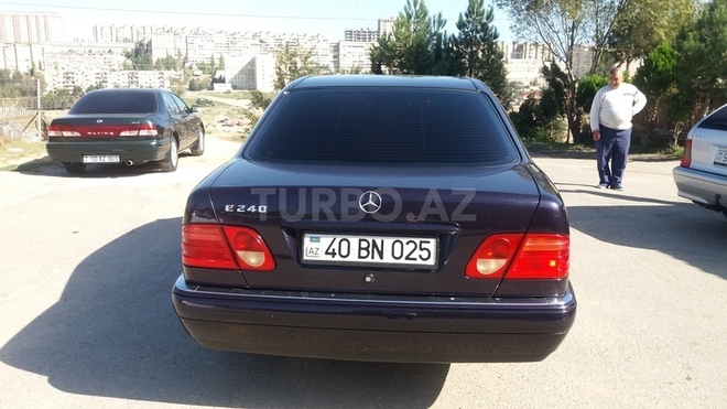 Mercedes E 240 1999, 200,000 km - 2.4 l - Bakı