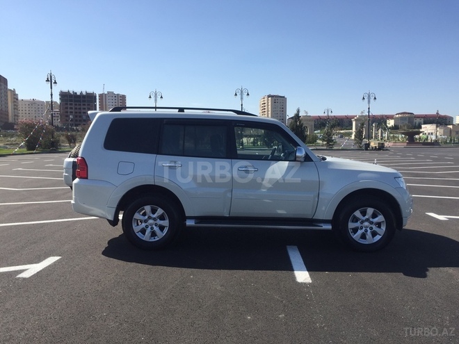 Mitsubishi Pajero 2011, 73,000 km - 3.5 l - Sumqayıt
