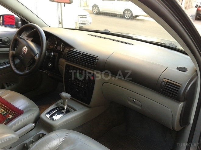 Volkswagen Passat 2003, 133,800 km - 1.8 l - Bakı