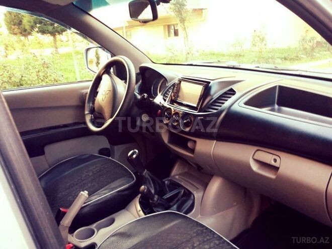 Mitsubishi L200 2008, 142,000 km - 2.5 л - Bakı