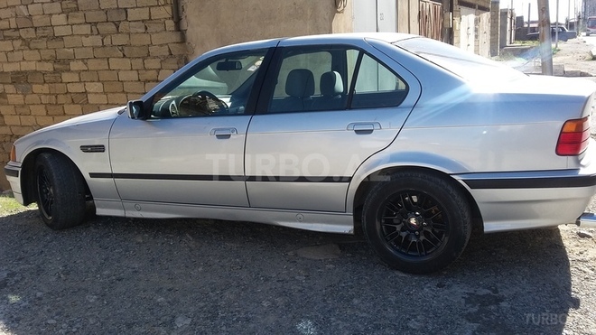 BMW 318 1991, 213,000 km - 1.8 l - Bakı