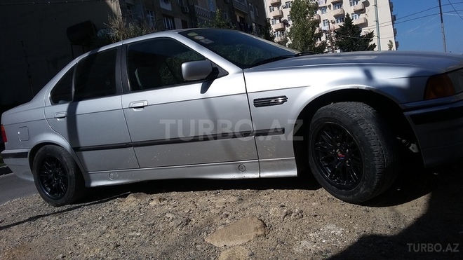 BMW 318 1991, 213,000 km - 1.8 l - Bakı