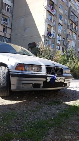 BMW 318 1991, 213,000 km - 1.8 l - Bakı