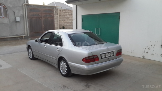 Mercedes E 270 2000, 415,229 km - 2.7 l - Bakı