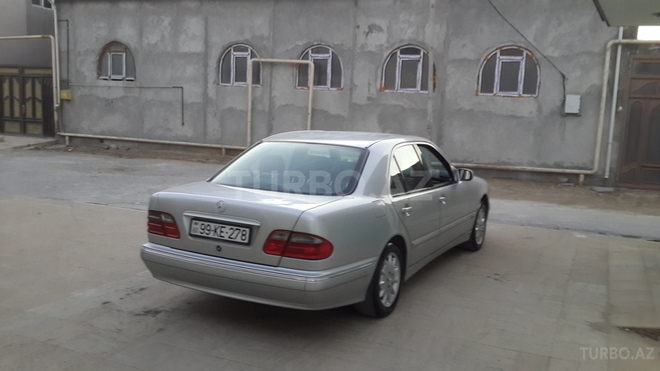 Mercedes E 270 2000, 415,229 km - 2.7 l - Bakı