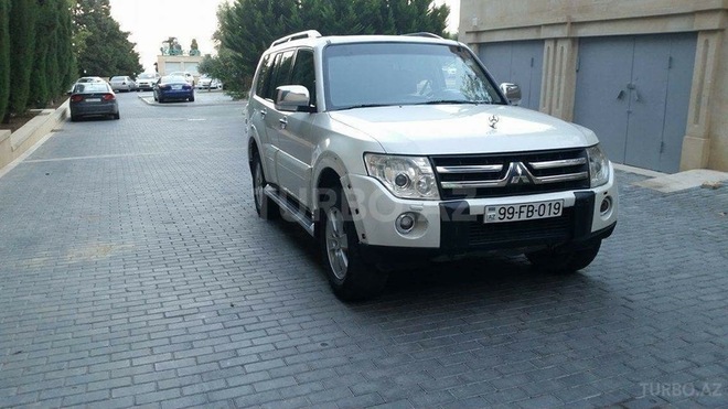 Mitsubishi Pajero 2009, 185,000 km - 3.0 l - Bakı