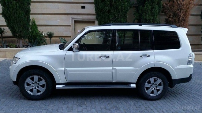 Mitsubishi Pajero 2009, 185,000 km - 3.0 l - Bakı