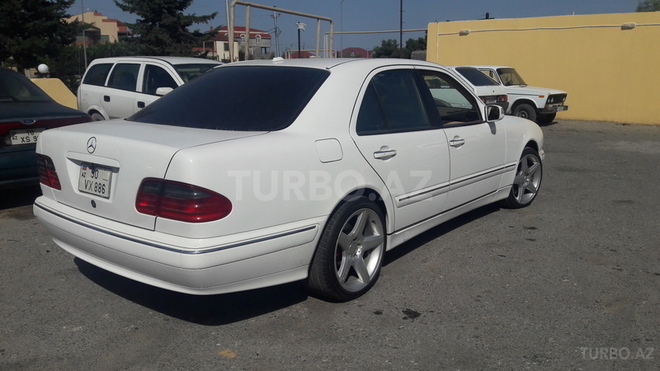 Mercedes E 320 2001, 150,000 km - 3.2 л - Bakı