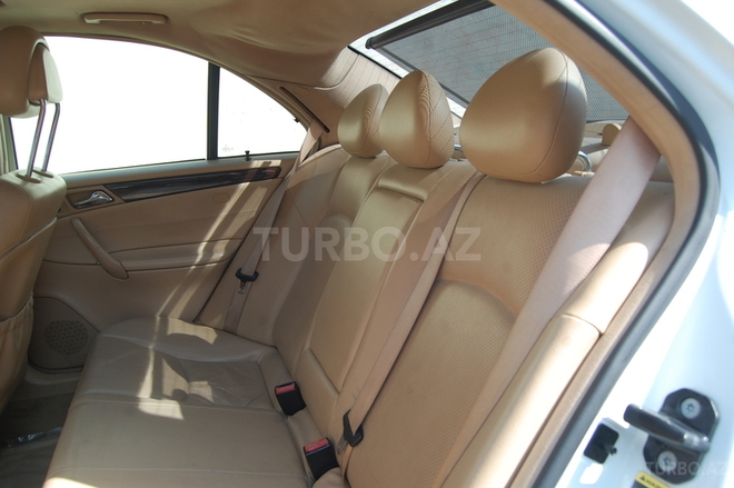 Mercedes C 240 2000, 32,000 km - 2.6 l - Oğuz