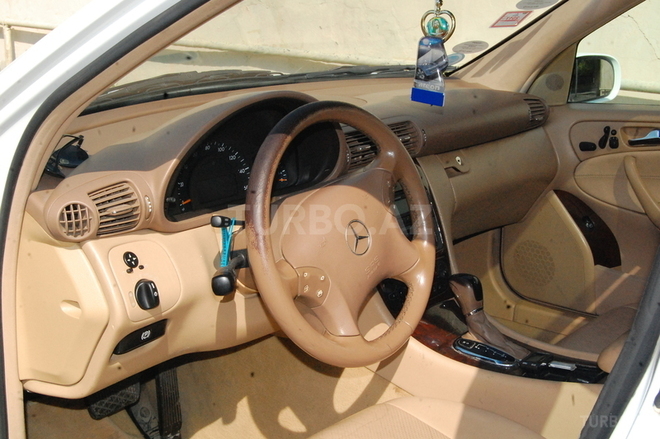 Mercedes C 240 2000, 32,000 km - 2.6 l - Oğuz