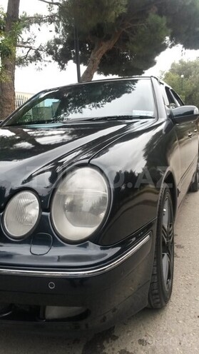 Mercedes E 270 1999, 330,000 km - 2.7 l - Bakı