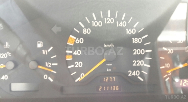 Mercedes C 180 1995, 200,000 km - 1.8 l - Bakı