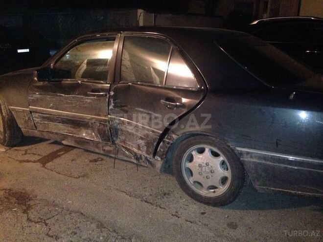 Mercedes C 180 1995, 250,000 km - 2.2 l - Bakı