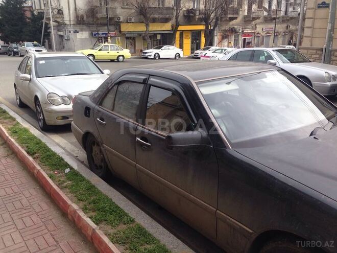 Mercedes C 180 1995, 250,000 km - 2.2 l - Bakı