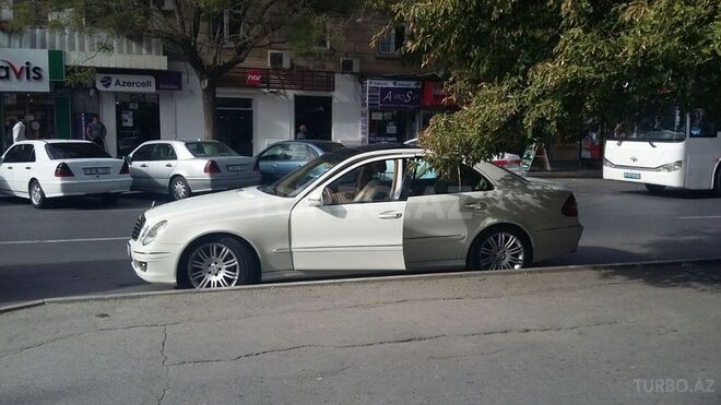Mercedes E 350 2008, 112,000 km - 2.8 l - Bakı
