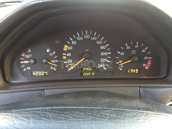 Mercedes E 200 1998, 220,000 km - 2.0 l - Bakı